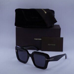 Tom Ford FT1157 01A Esme Square Sunglasses - Shiny Black\Smoke